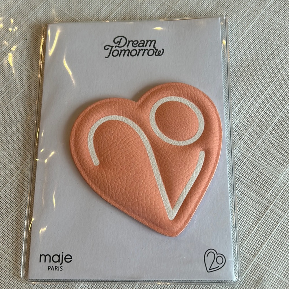 Brand new Maje patch-rose color